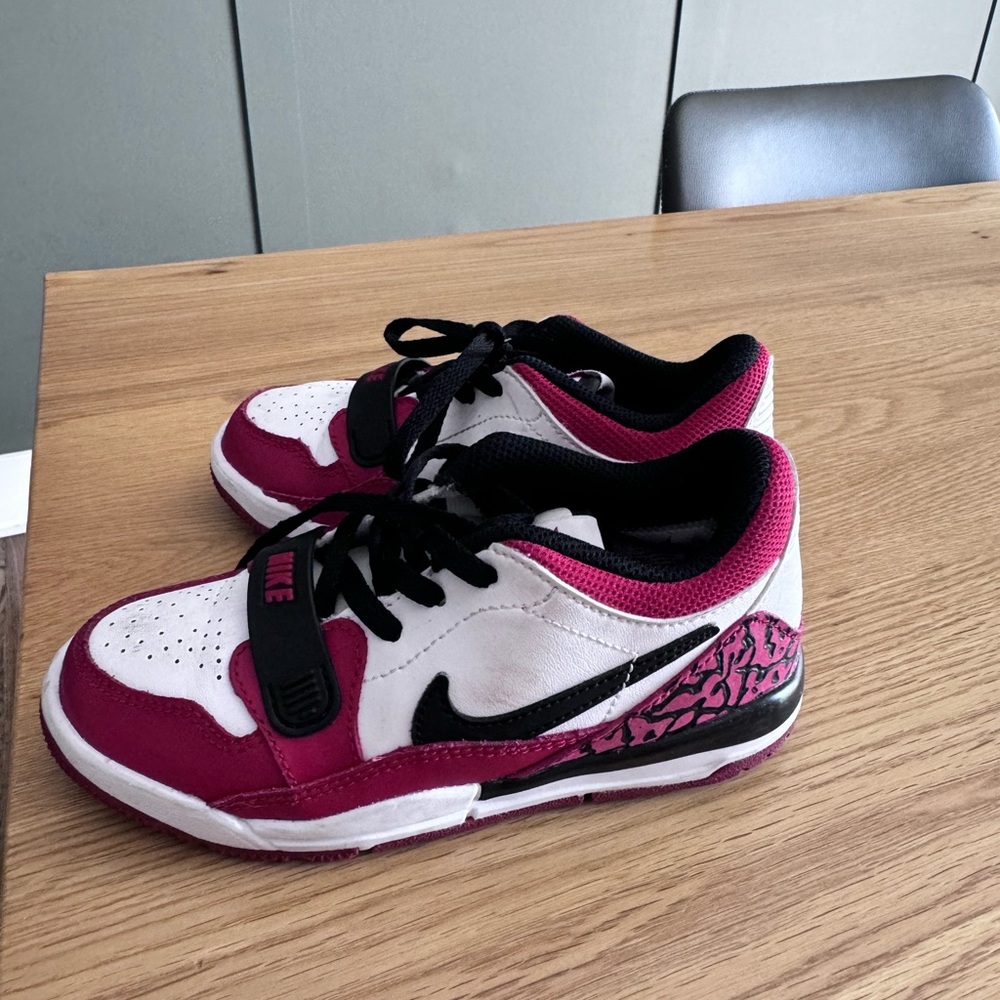 Little Kids Jordan low